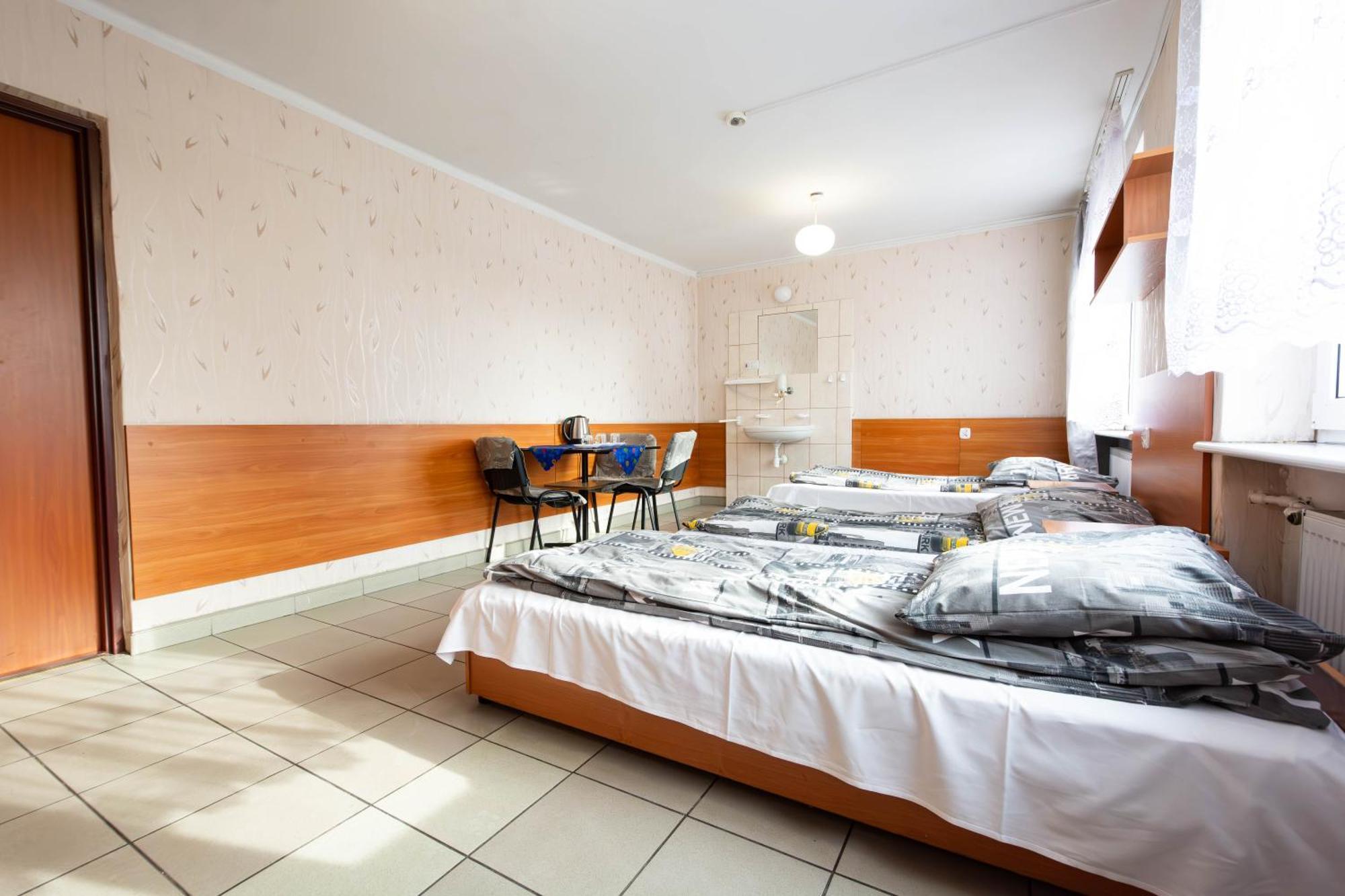 Twoj Hostel รูดา ชลอสกา ภายนอก รูปภาพ