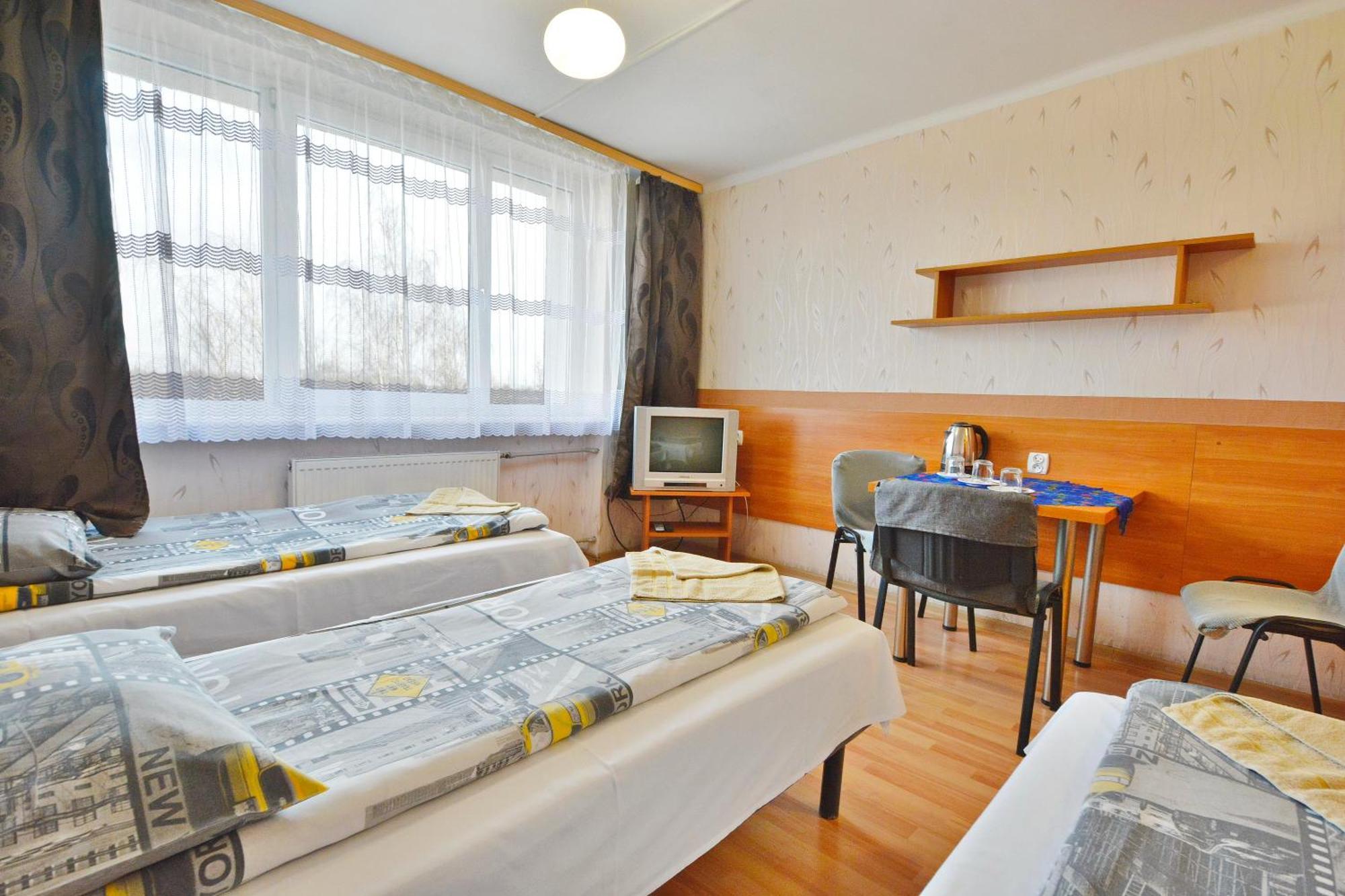 Twoj Hostel รูดา ชลอสกา ภายนอก รูปภาพ